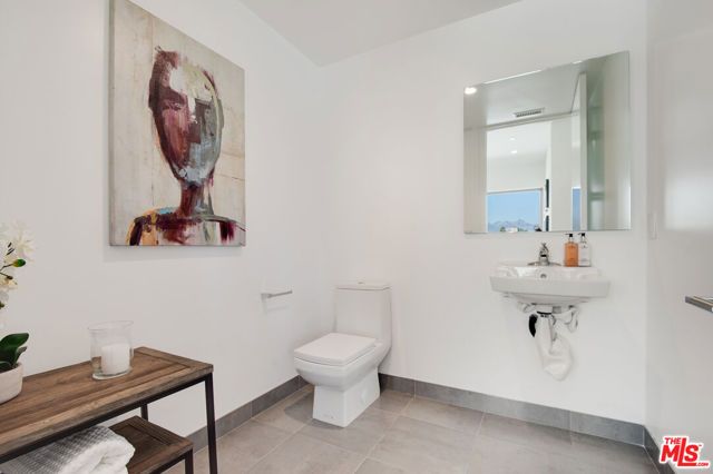 361 N Genesee Avenue 4, Los Angeles, CA 90036