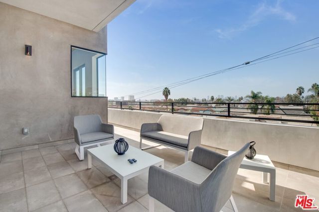 361 N Genesee Avenue 4, Los Angeles, CA 90036