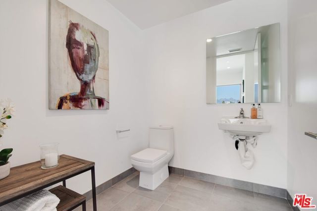 361 N Genesee Avenue 4, Los Angeles, CA 90036