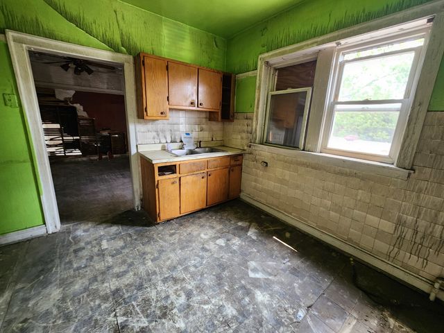 7952 S Langley Avenue, Chicago, IL 60619