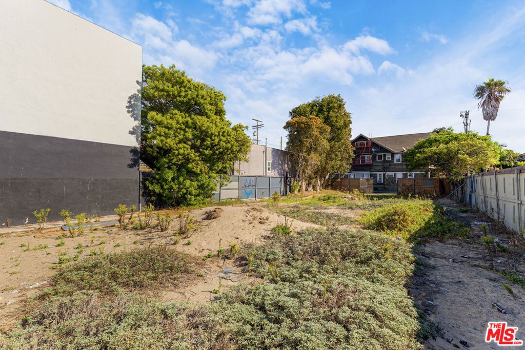 723 Ocean Front Walk, Venice, CA 90291 — photo 5