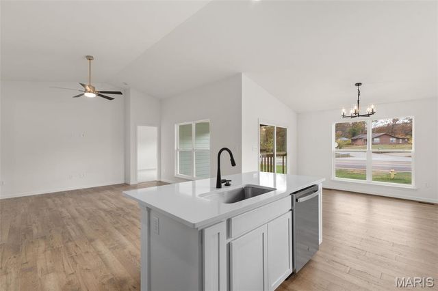 556 Apple Orchard Lane, O'fallon, MO 63385