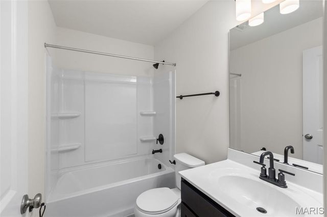 556 Apple Orchard Lane, O'fallon, MO 63385