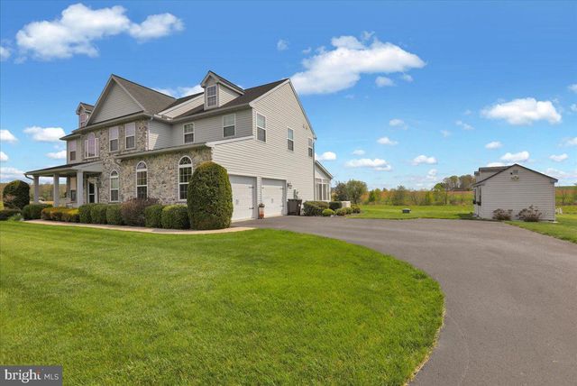 404 SOUTHFIELD DR, Oley, PA 19547