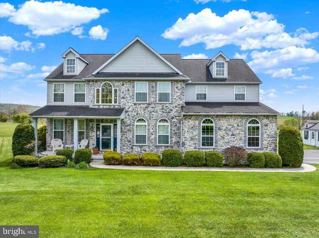 404 SOUTHFIELD DR, Oley, PA 19547