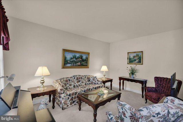 404 SOUTHFIELD DR, Oley, PA 19547