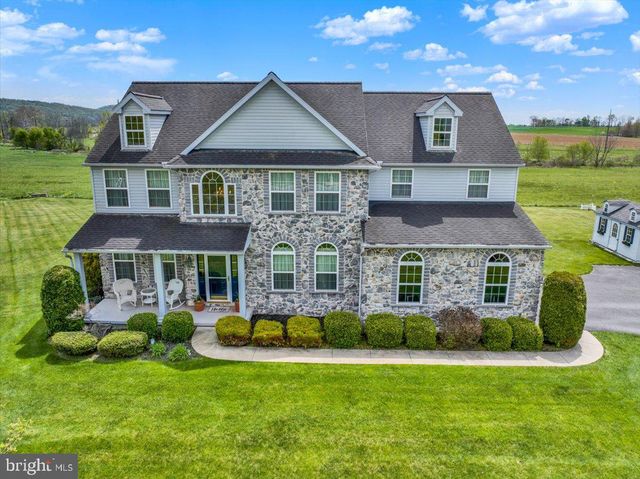 404 SOUTHFIELD DR, Oley, PA 19547