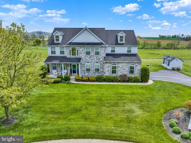 404 SOUTHFIELD DR, Oley, PA 19547