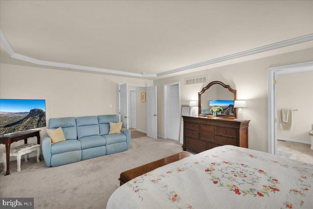 404 SOUTHFIELD DR, Oley, PA 19547