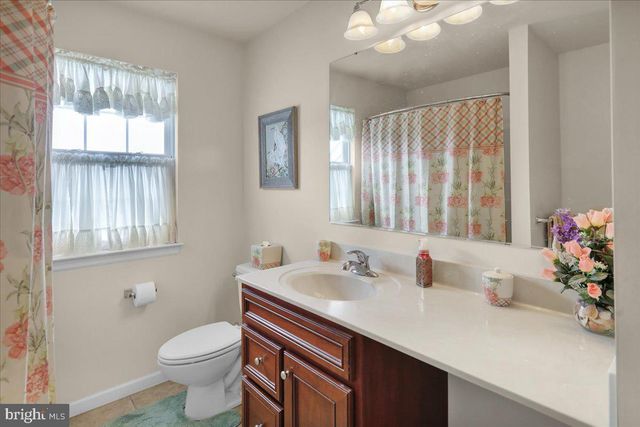 404 SOUTHFIELD DR, Oley, PA 19547