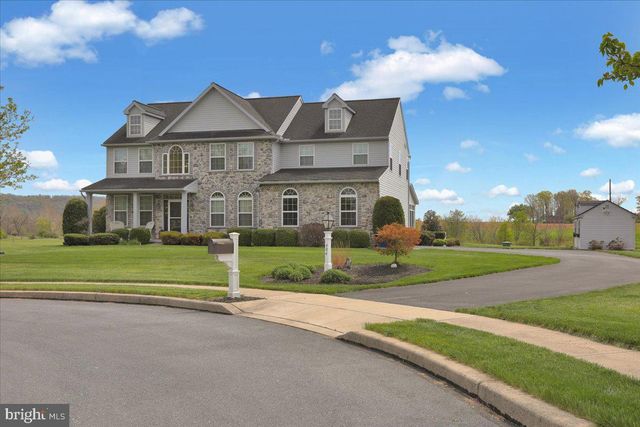 404 SOUTHFIELD DR, Oley, PA 19547