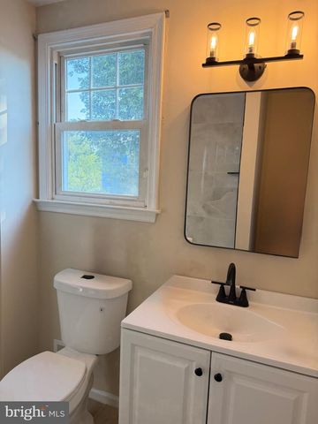 65 LINCOLN DR, Clementon, NJ 08021