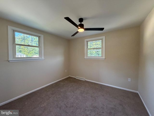 65 LINCOLN DR, Clementon, NJ 08021