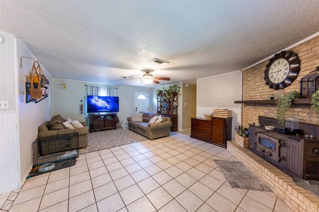 303 Wanda Drive, Winnsboro, TX 75494