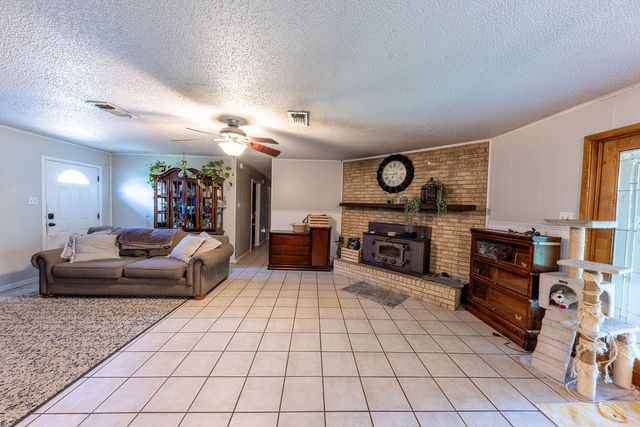 303 Wanda Drive, Winnsboro, TX 75494