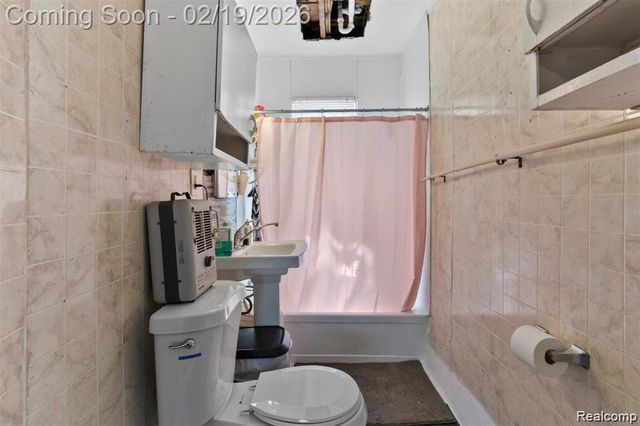 5151 Yemans Street, Hamtramck, MI 48212