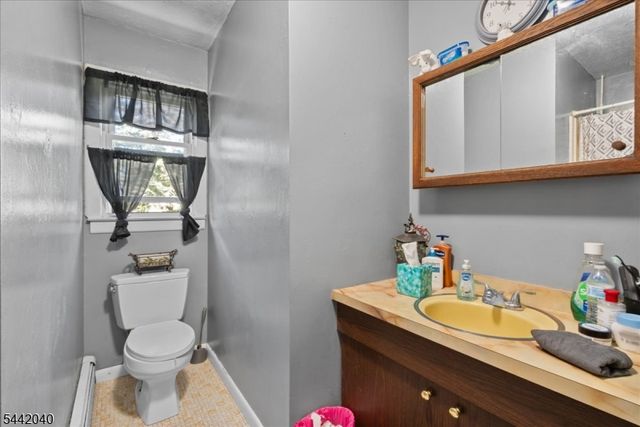 5 Bethel Ct, Vernon Twp., NJ 07461