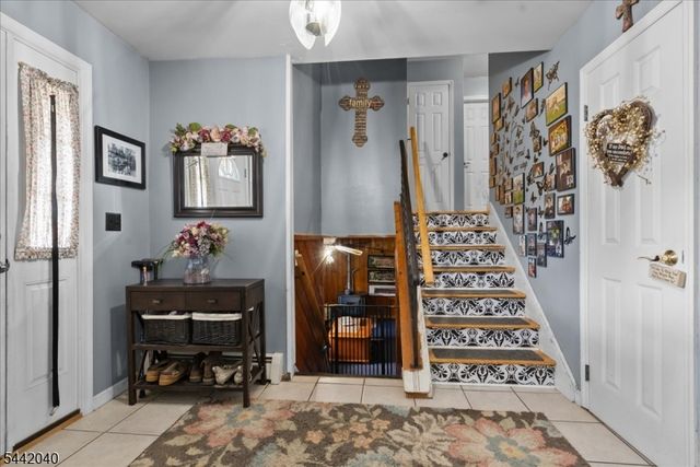 5 Bethel Ct, Vernon Twp., NJ 07461