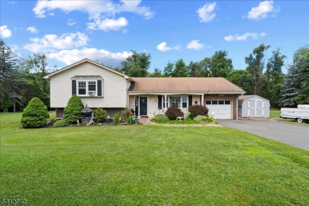 5 Bethel Ct, Vernon Twp., NJ 07461