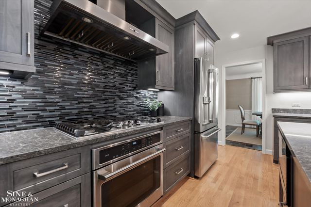 263 Lakeland Street, Grosse Pointe, MI 48230