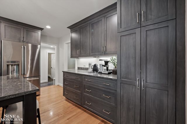 263 Lakeland Street, Grosse Pointe, MI 48230