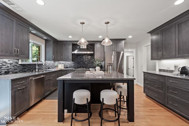 263 Lakeland Street, Grosse Pointe, MI 48230