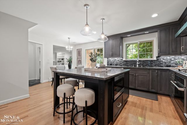 263 Lakeland Street, Grosse Pointe, MI 48230