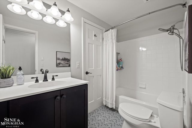263 Lakeland Street, Grosse Pointe, MI 48230