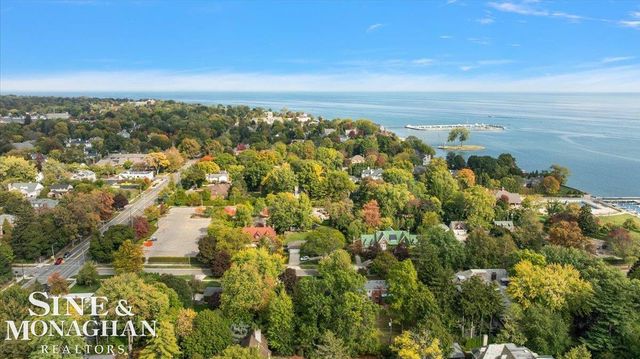 263 Lakeland Street, Grosse Pointe, MI 48230