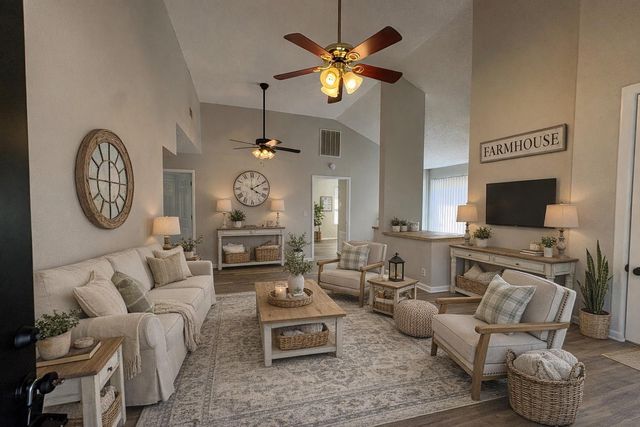 601 Valley ST, San Marcos, TX 78666