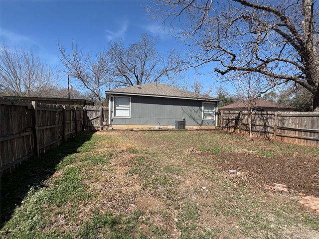 601 Valley ST, San Marcos, TX 78666