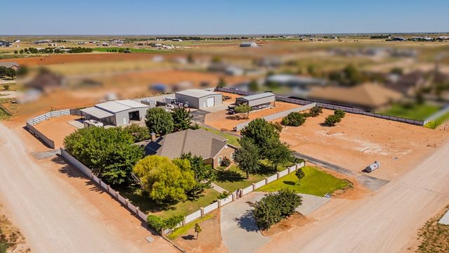 6611 Driftwood Dr, Gardendale, TX 79758