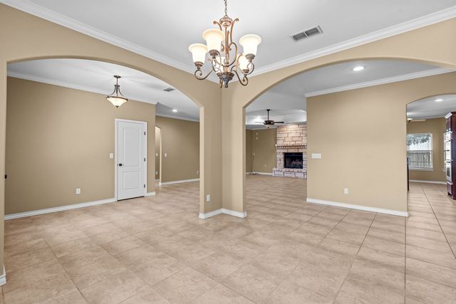 6611 Driftwood Dr, Gardendale, TX 79758