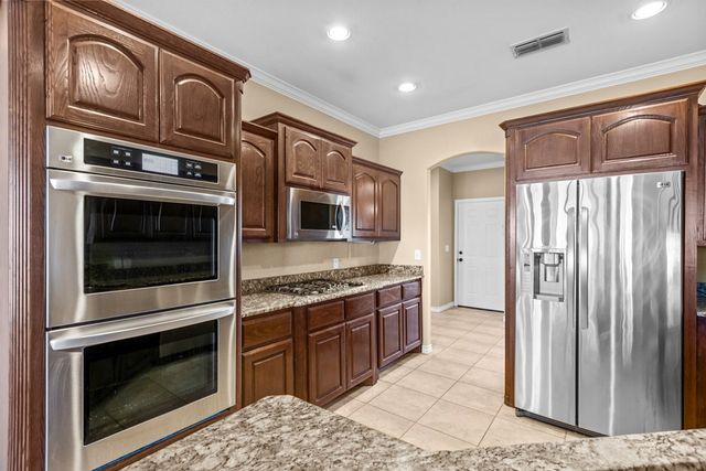 6611 Driftwood Dr, Gardendale, TX 79758