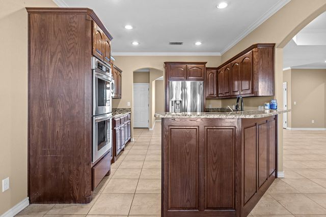 6611 Driftwood Dr, Gardendale, TX 79758