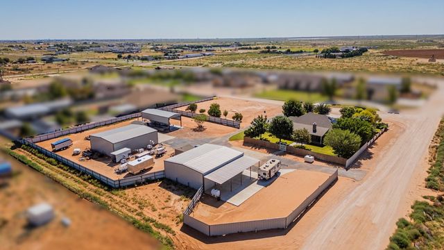 6611 Driftwood Dr, Gardendale, TX 79758