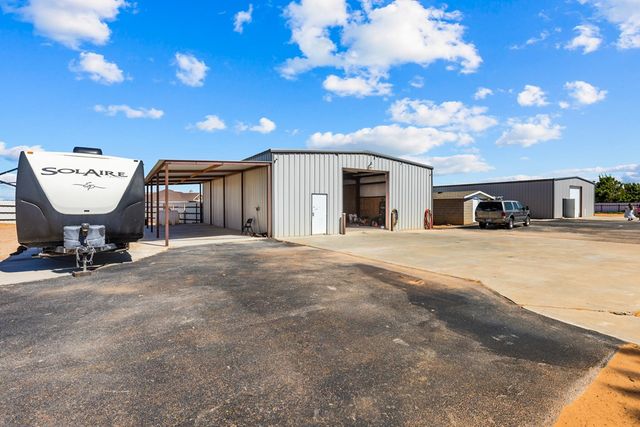 6611 Driftwood Dr, Gardendale, TX 79758