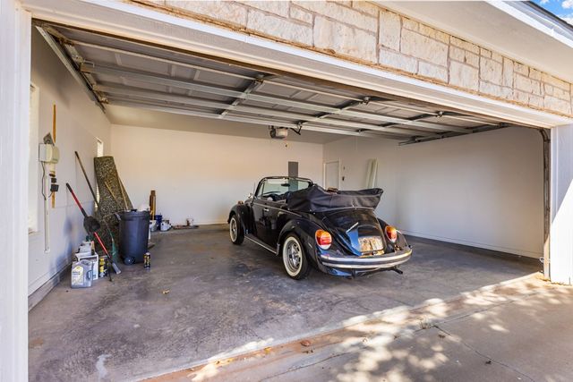 6611 Driftwood Dr, Gardendale, TX 79758