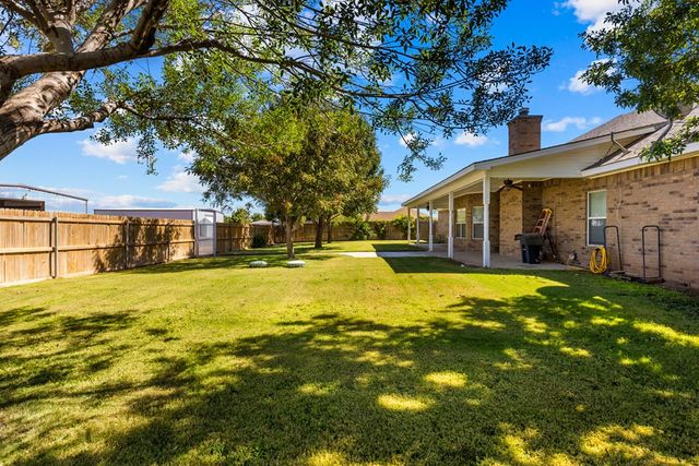 6611 Driftwood Dr, Gardendale, TX 79758