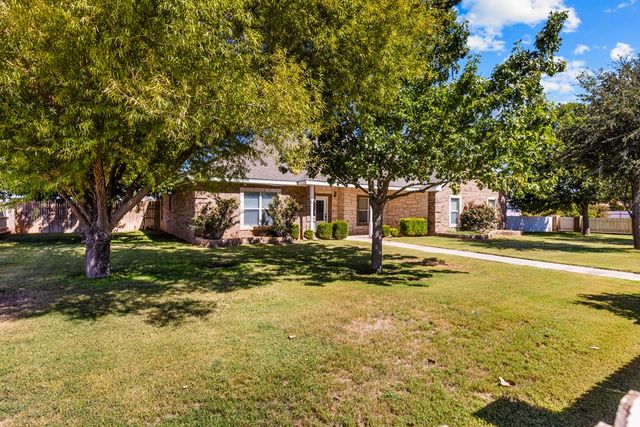 6611 Driftwood Dr, Gardendale, TX 79758