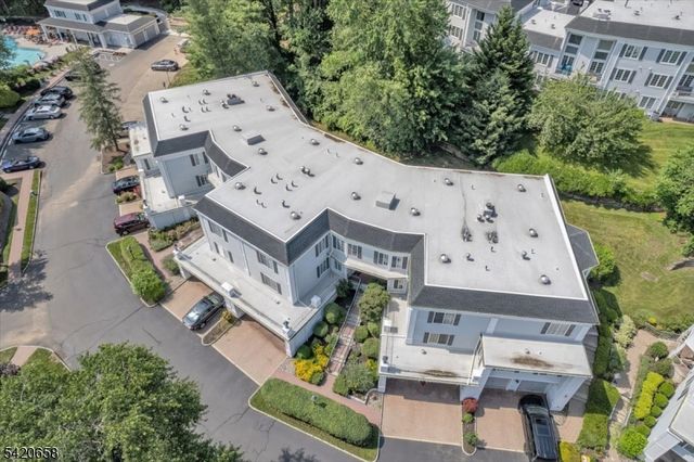 240 Riveredge Dr, Chatham Twp., NJ 07928