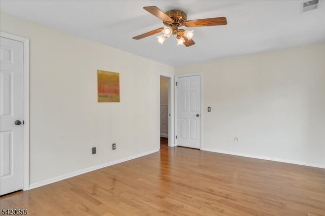 240 Riveredge Dr, Chatham Twp., NJ 07928