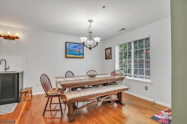 240 Riveredge Dr, Chatham Twp., NJ 07928