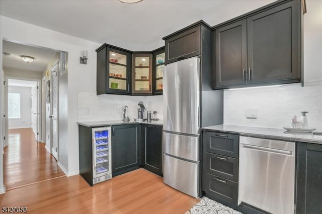 240 Riveredge Dr, Chatham Twp., NJ 07928