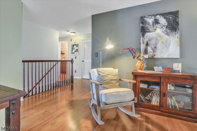 240 Riveredge Dr, Chatham Twp., NJ 07928