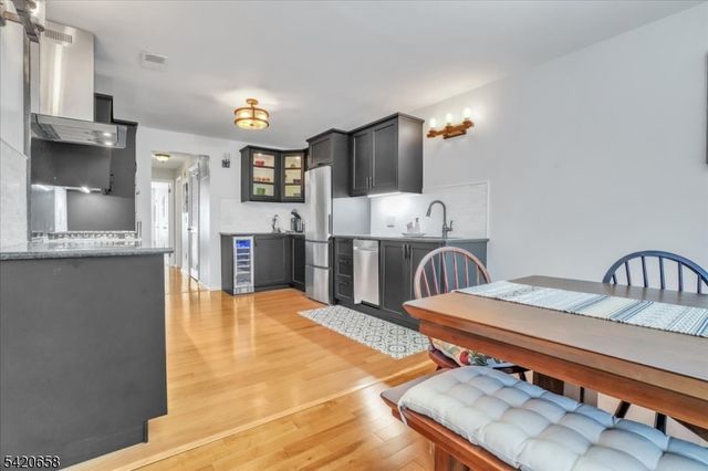 240 Riveredge Dr, Chatham Twp., NJ 07928