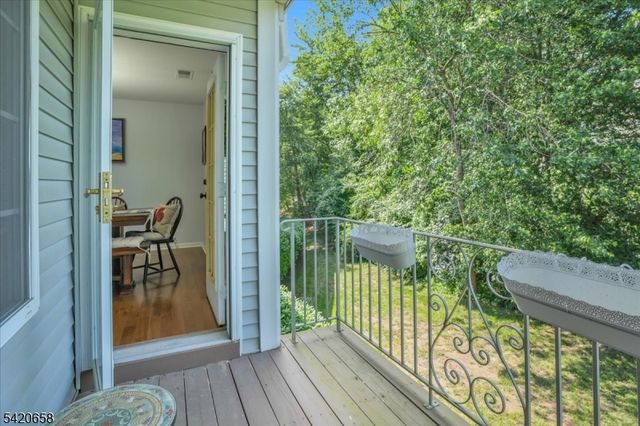 240 Riveredge Dr, Chatham Twp., NJ 07928