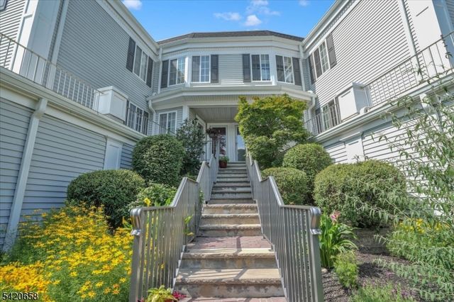 240 Riveredge Dr, Chatham Twp., NJ 07928