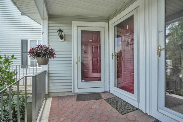 240 Riveredge Dr, Chatham Twp., NJ 07928