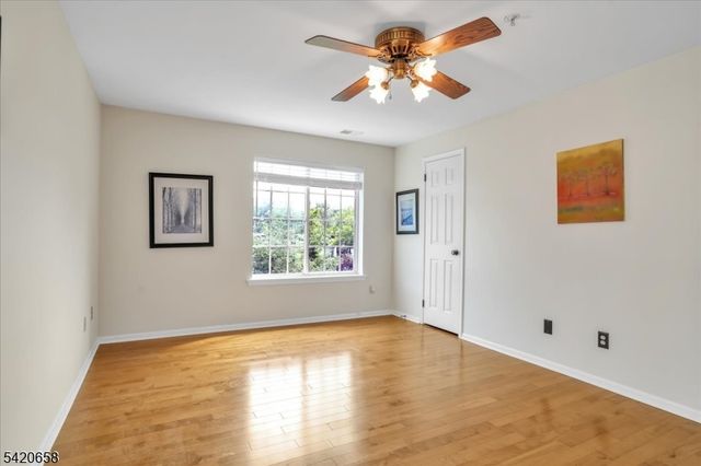 240 Riveredge Dr, Chatham Twp., NJ 07928